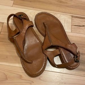 Frye Leather Women’s Thong Sandals Size 8.5